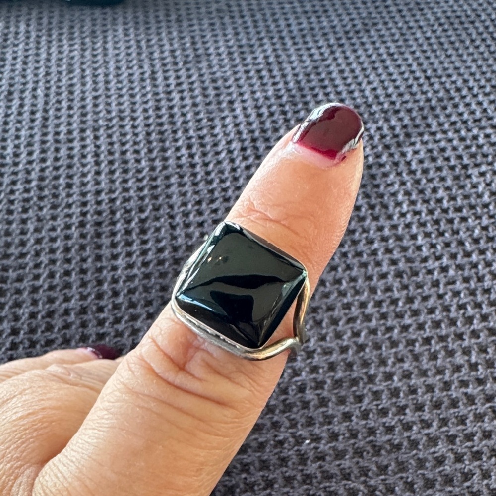 Black Silver woman’s onyx ring